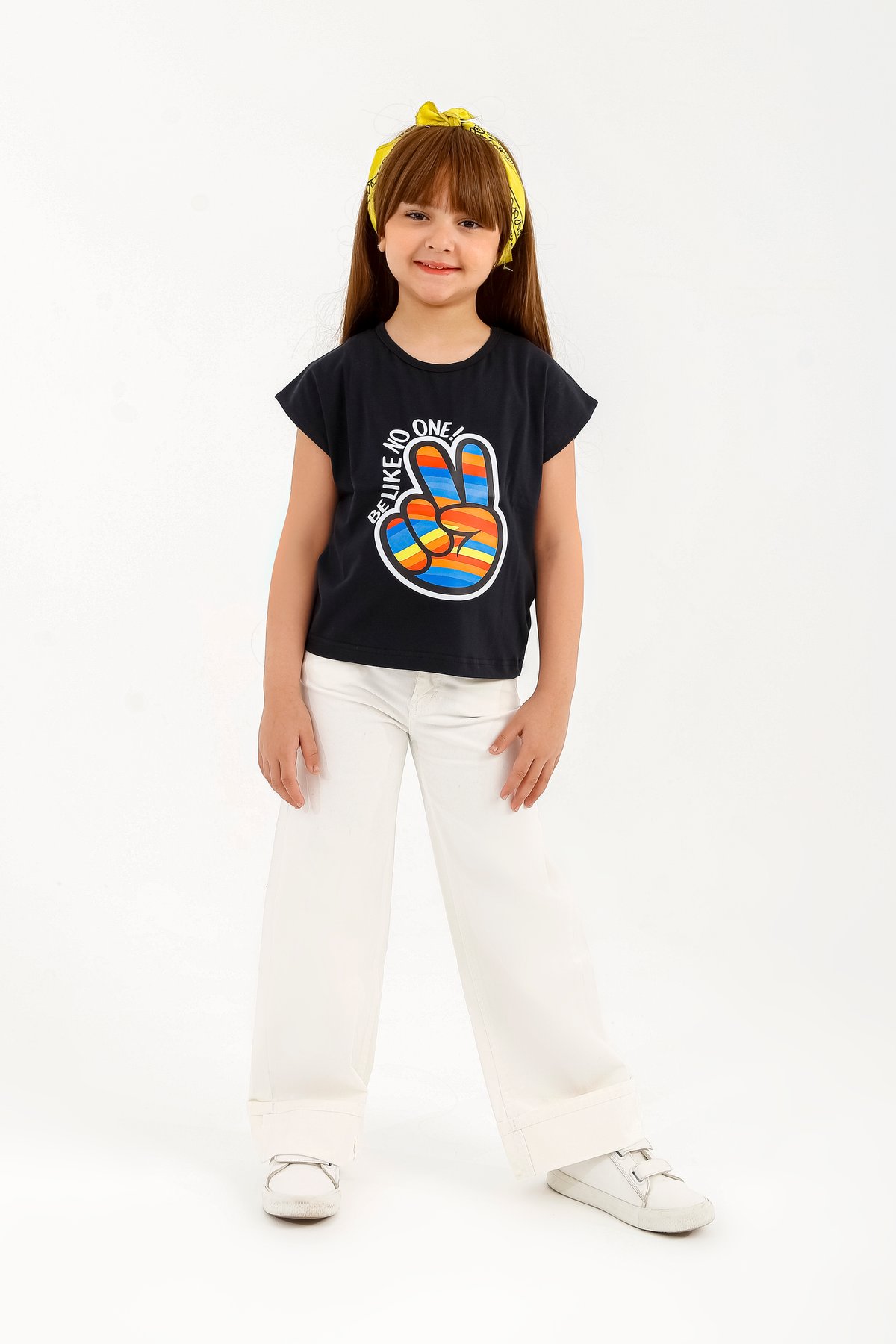 The "Liberty" Premium Summer Ensemble - Graphic Cotton Tee & Wide-Leg White Denim